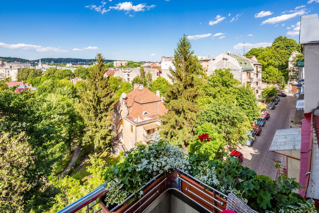 Apartment On Arkhipenka With Panorama View Львів Екстер'єр фото